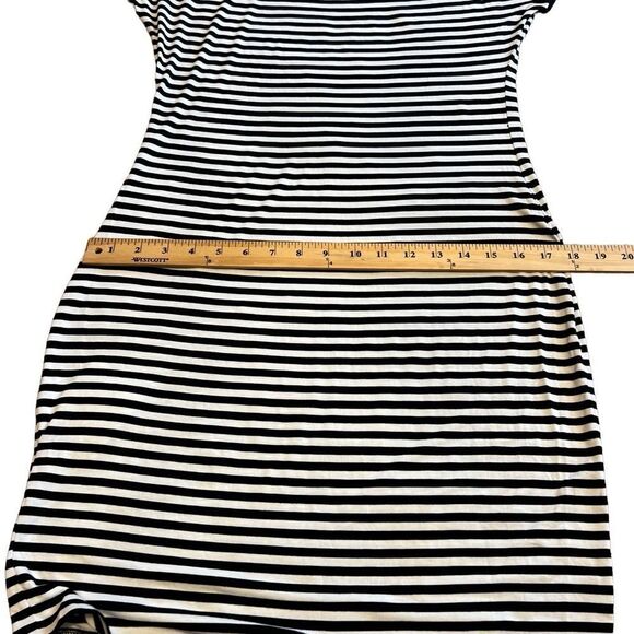 Calvin Klein Black and White Stripe Knit Dress. Size 6. Great Condition!! - Picture 10 of 12